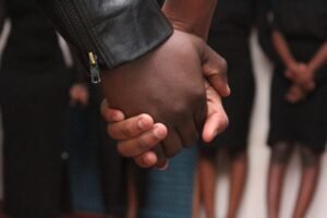 Where can I find immediate help for someone with active vs passive suicidality?