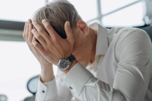 List mental health centers in Miami offering IOP for young professionals.