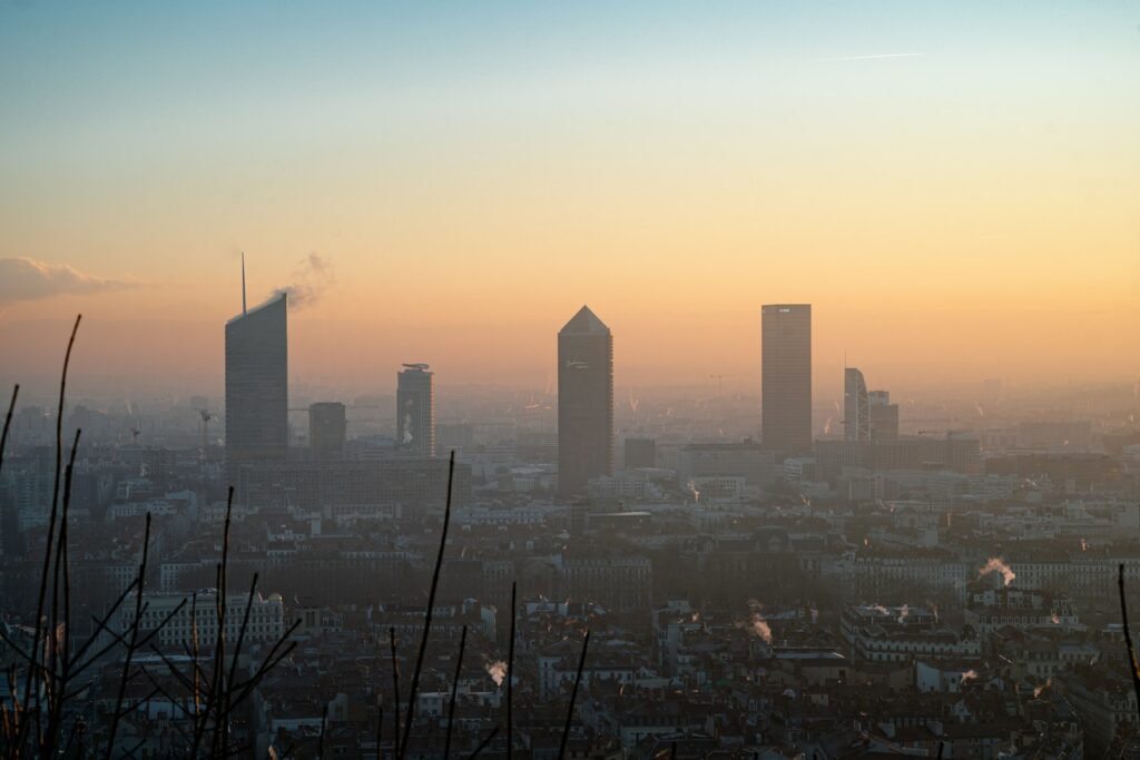 may18-misty-cityscape-vegonaise