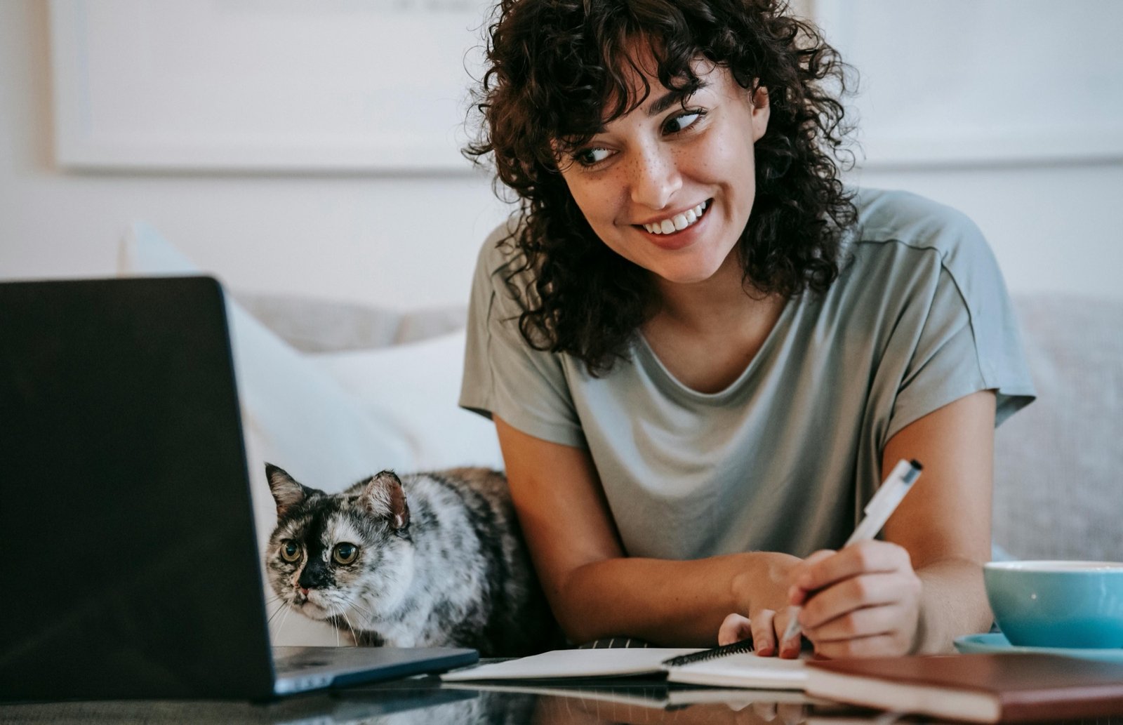 Personalized Mental Health Virtual IOP | Thrive Florida 8 Young adult in a virtual therapy session at home